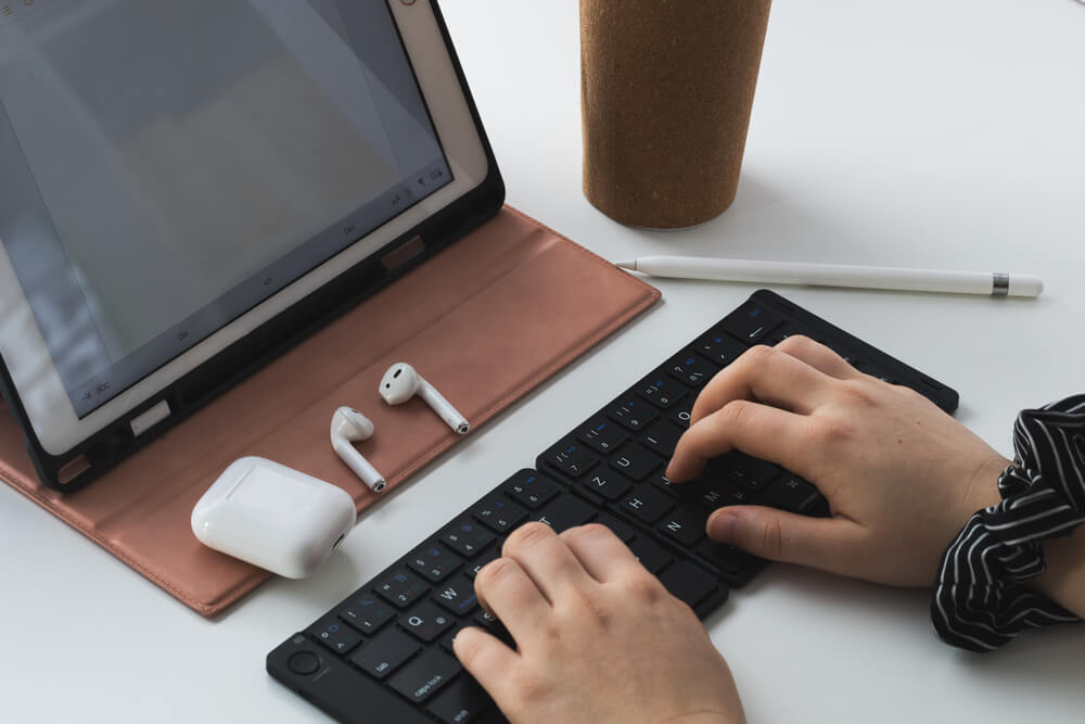 Kan du koble et eksternt tastatur til iPad?