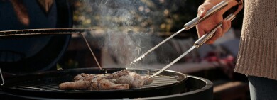 Hvordan velge en liten grill for balkong og utendørs bruk