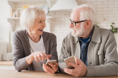 Smarttelefon for eldre - Disse bør du velge
