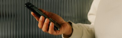 Hvordan velge den beste telefonen for eldre?