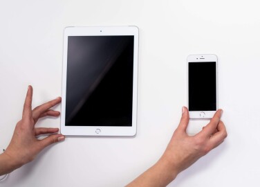 Hvordan få bilder fra iPhone til iPad?
