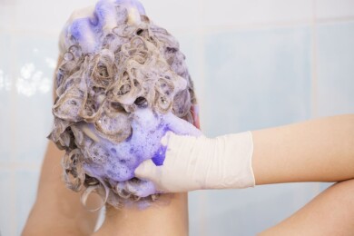Hvordan bruke lilla shampoo?