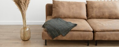 Hvordan bruke en seng som sofa for å spare plass?