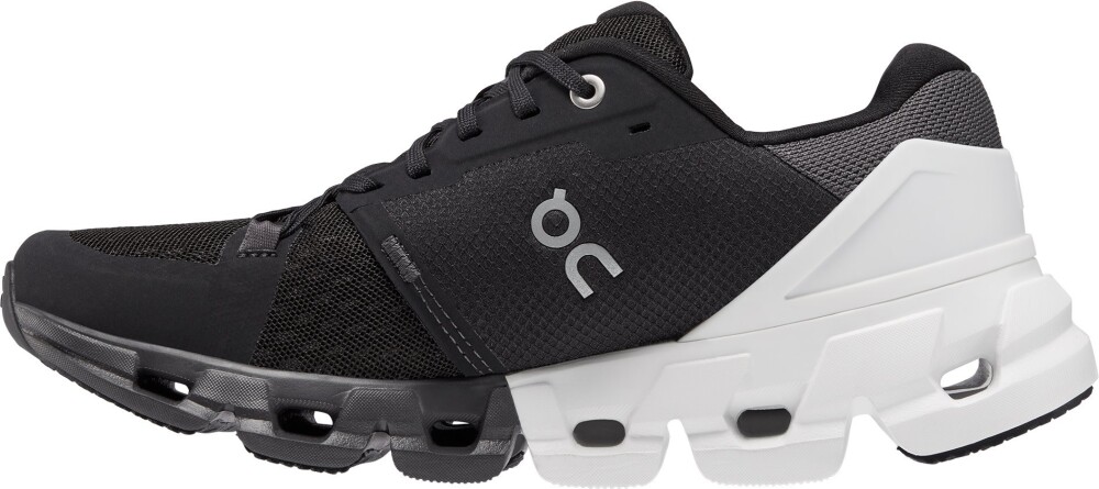On Women's Cloudflyer 4 Sort 37 Woman - side a