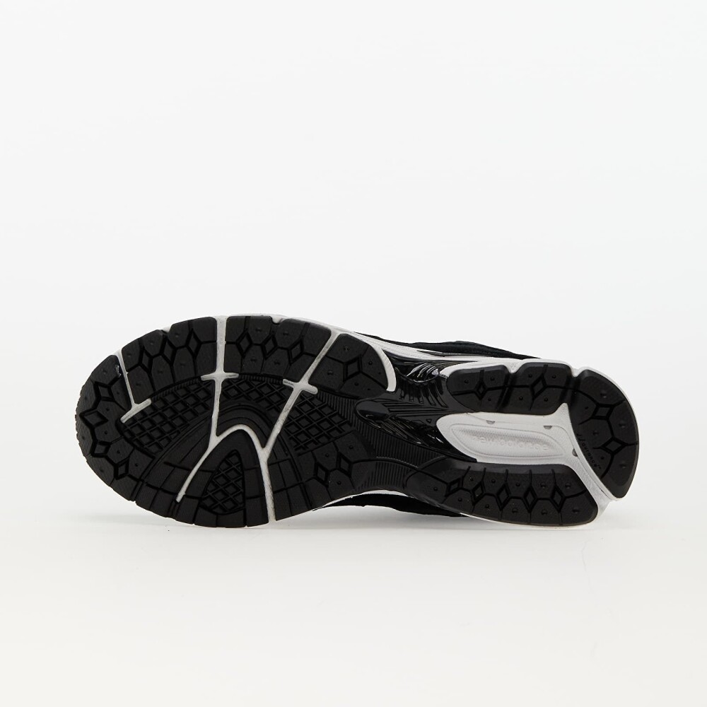New Balance 2002R Black 42 - side a