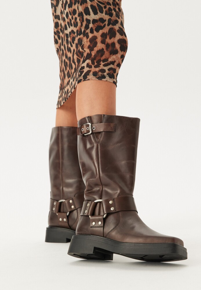Vagabond Eyra Leather Boots - side a