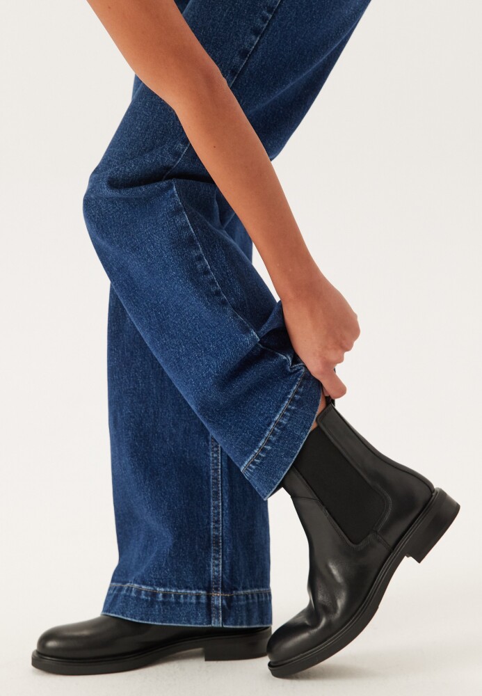 Vagabond Freya Classic Leather Boots - side a
