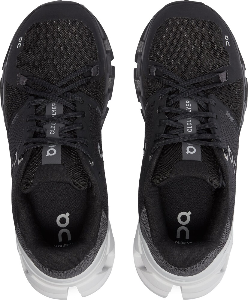 On Women's Cloudflyer 4 Sort 37 Woman - side b
