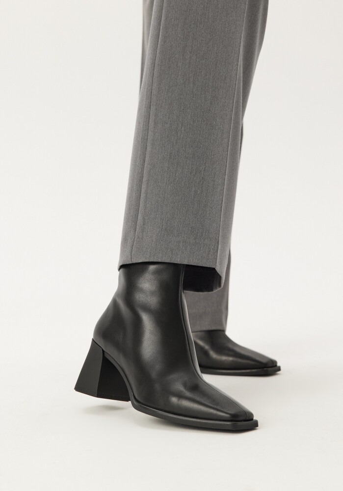 Vagabond Hedda Leather Boots - main photo