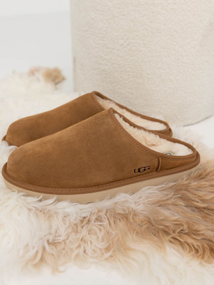 UGG Classic Slip-On Brun 42 - main photo
