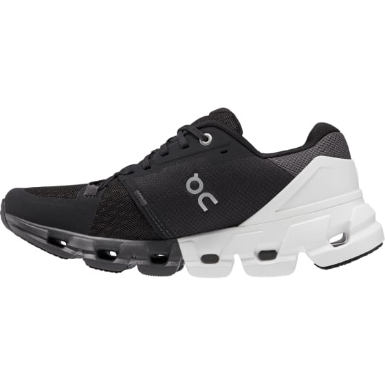 On Women's Cloudflyer 4 Sort 38 Woman - side a