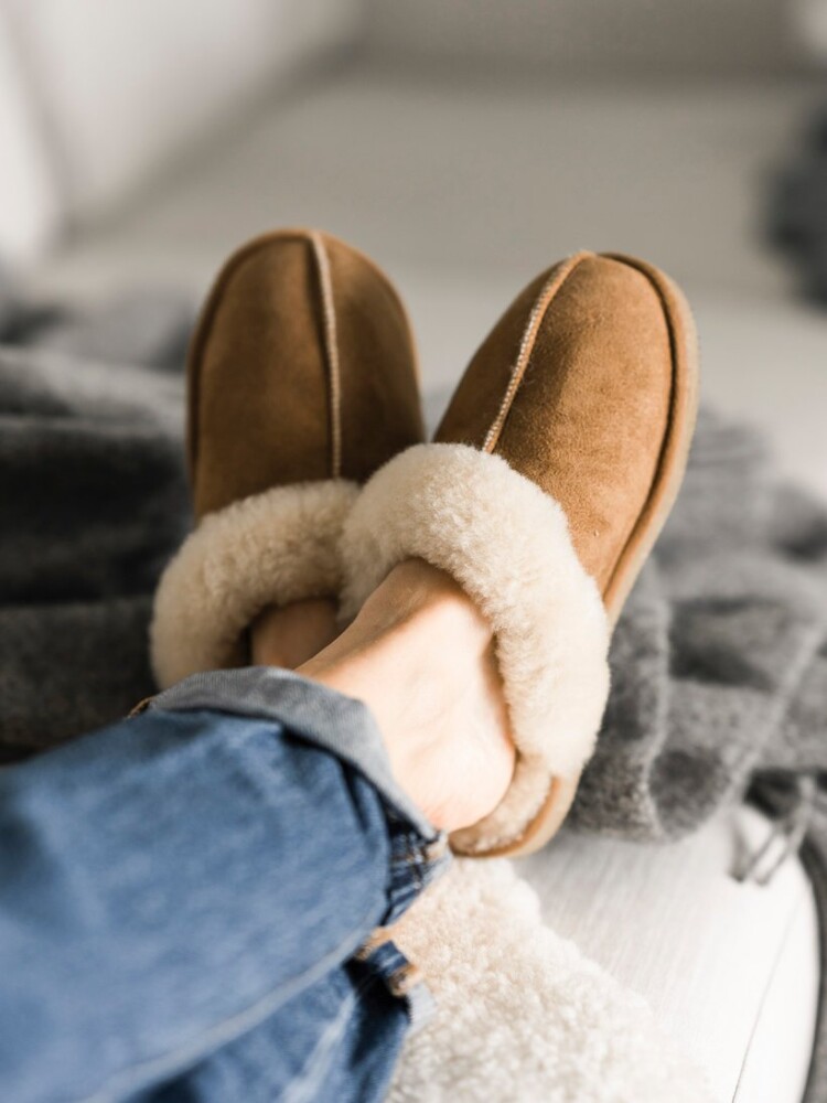 Shepherd of Sweden Women's Jessica 40, Chestnut - side a