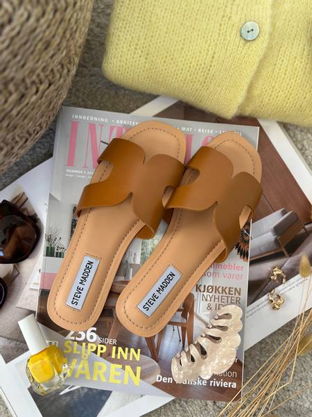 Zarnia Sandal - main photo