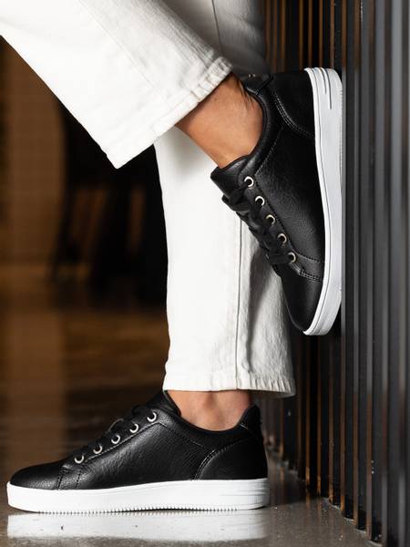 Gorbio Low Sneakers SVART - main photo