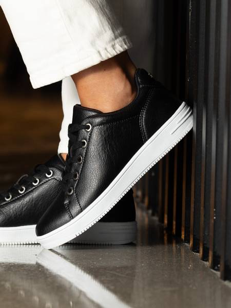 Gorbio Low Sneakers SVART - side a