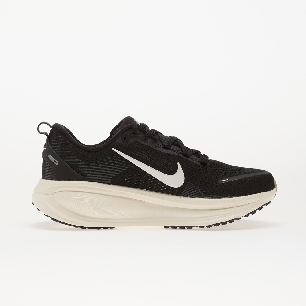 Nike Joggesko Vomero 18 Black/ Summit White Coconut Milk Lt Iron Ore EUR 42.5 - side b