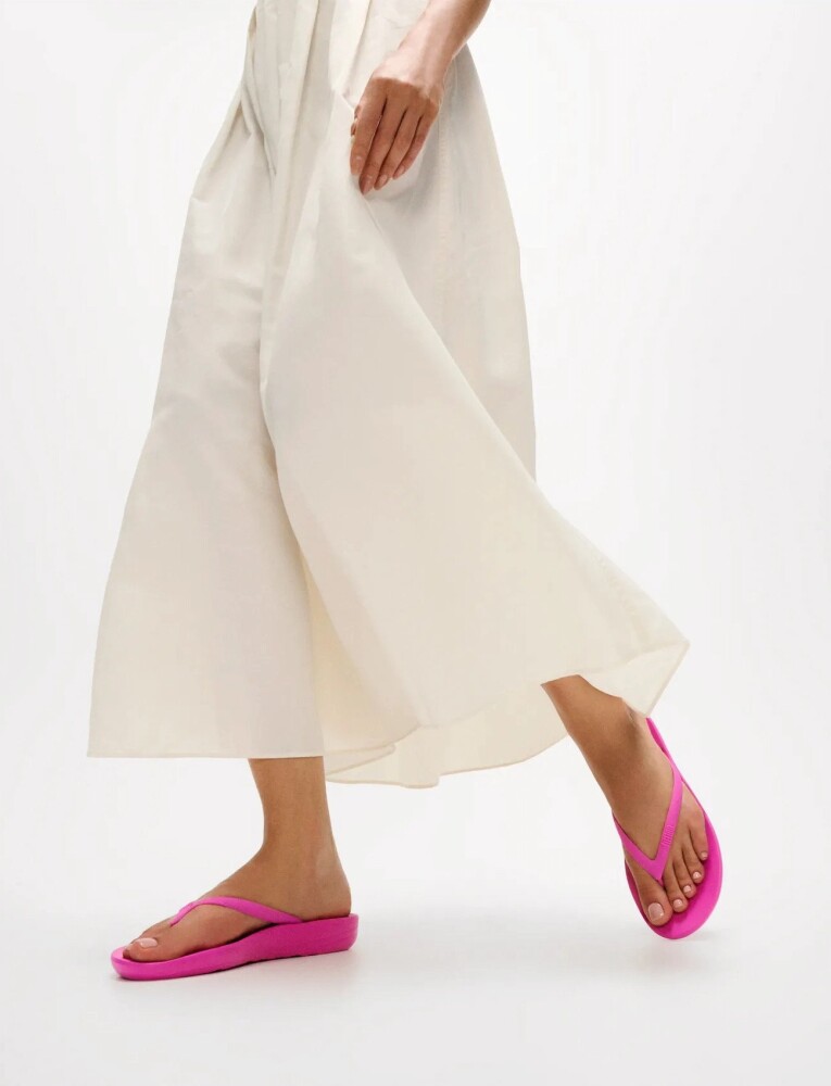 FitFlop Iqushion Ergonomic Flip Flops   Pink   41 - main photo