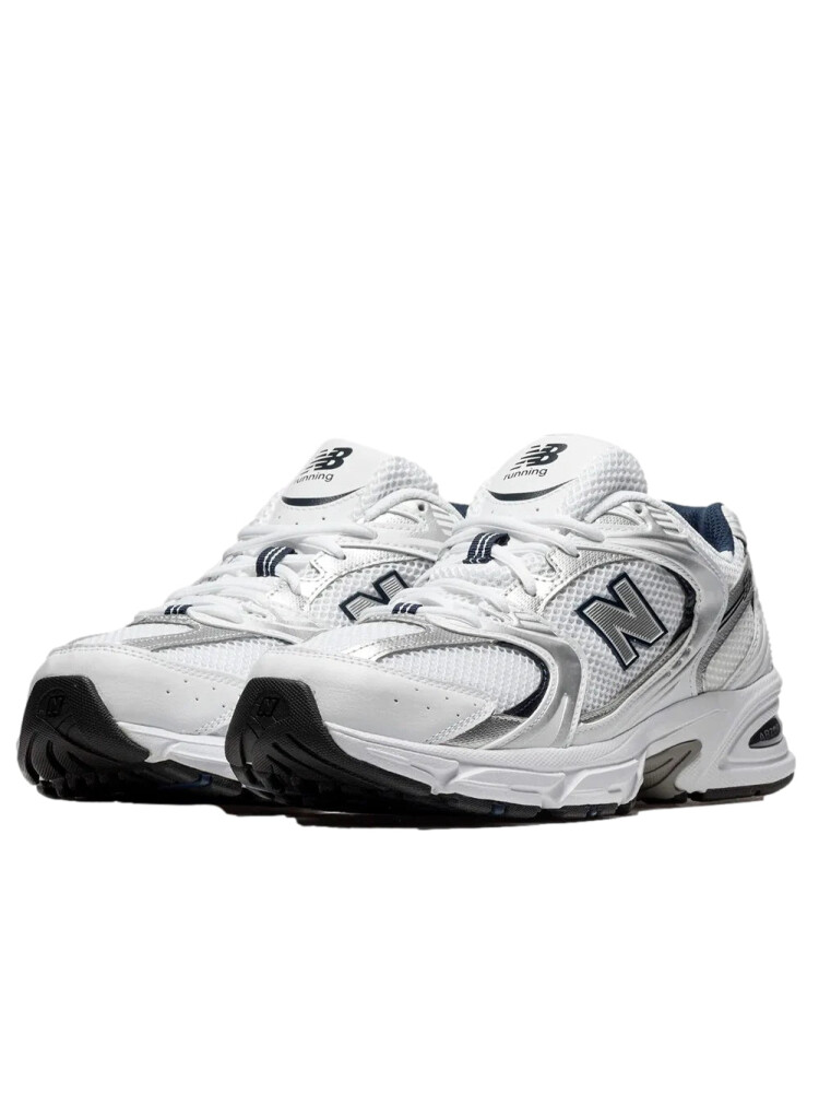 New Balance 530 sko Svart Unisex EU 18.5 - side a