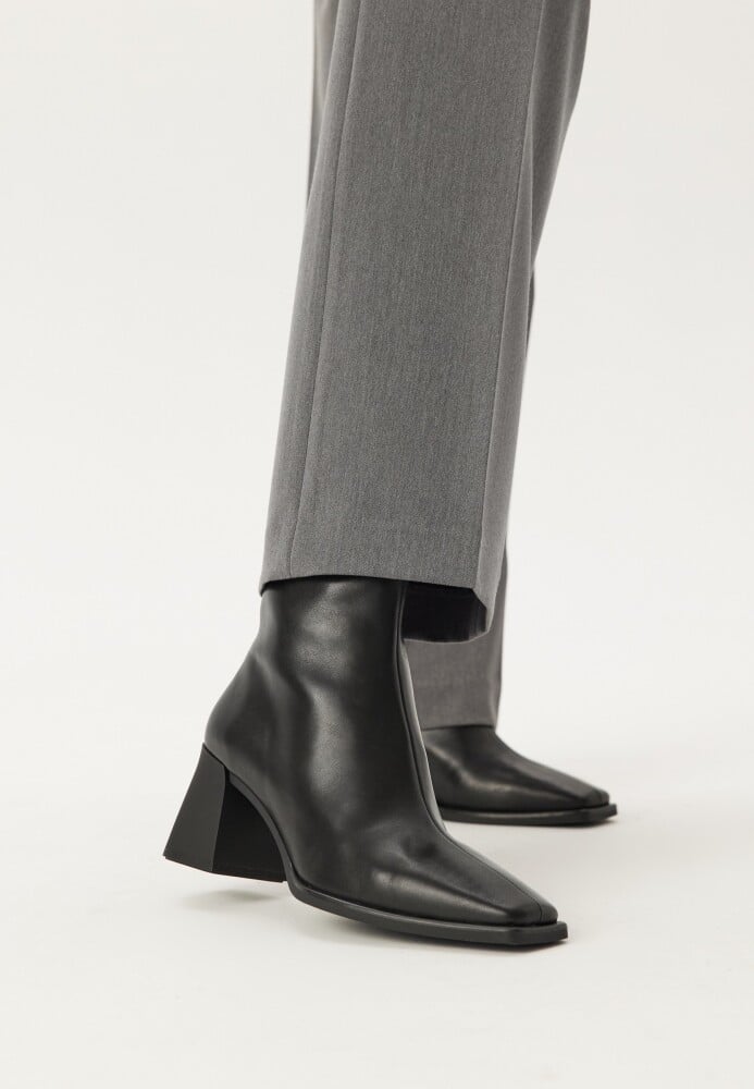 Vagabond Hedda Leather Boots - main photo