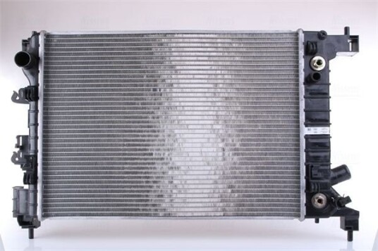 Radiator NISSENS 61696