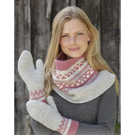 Â Hint of Heather Set by DROPS Design Hals og Vanter Strikkeoppskrift str S L