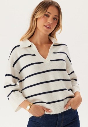 Pieces Pcmikela 3/4 V-NECK POLO KNIT Cloud Dancer Stripes:maritime M Pieces Pcmikela 3/4 V-NECK POLO KNIT Cloud Dancer Stripes:maritime M