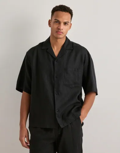 Que Sera Sera Lenny Loose Linen Shirt Linskjorter Svart Que Sera Sera Lenny Loose Linen Shirt Linskjorter Svart