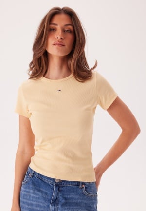 TOMMY JEANS Tjw Slim Essential Rib Ss ZGA Custard Cream S TOMMY JEANS Tjw Slim Essential Rib Ss ZGA Custard Cream S