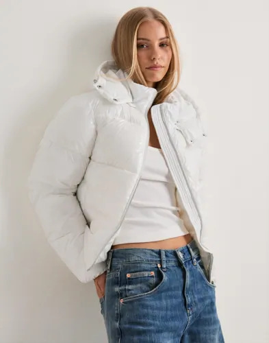 Nelly Hvit Everyday Shiny Puffer Jacket