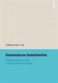 Seinmoderne fosterfamilier Pent brukt bok uten markeringer
