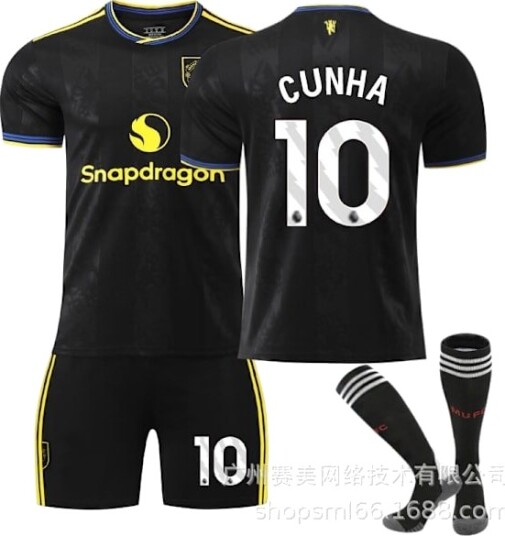 2025 2026 Manchester United Tredje Barn Fotballtrøye Kit Nr. 10 Cunha Ungdoms Fotballdrakt Svart Skjorte Shorts Sokker Sett Størrelse 28