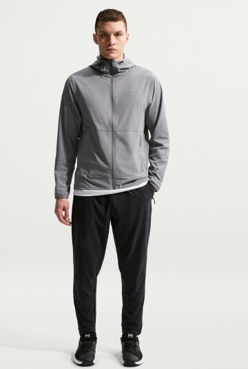 Nike Dri-Fit Zippered Cuff Versatile Pants Sort M