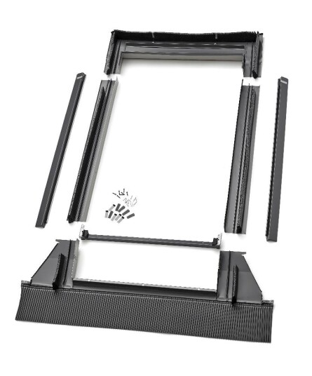 Velux utvendig inndekning med isolasjon og undertakskrave 55x118 cm Velux utvendig inndekning med isolasjon og undertakskrave 55x118 cm
