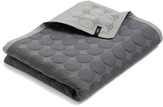 HAY Mega Dot sengeteppe organic 195x245 cm Dark grey HAY Mega Dot sengeteppe organic 195x245 cm Dark grey