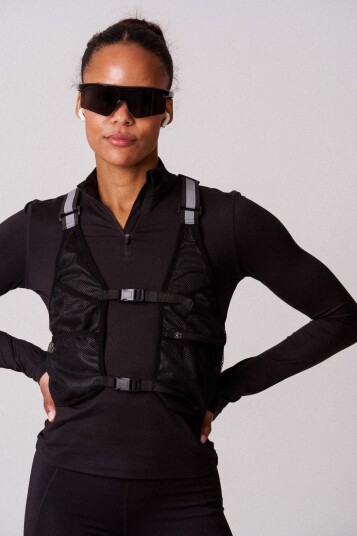 LEVITY Conquer Running Vest 2.0 Black - One Size LEVITY Conquer Running Vest 2.0 Black - One Size