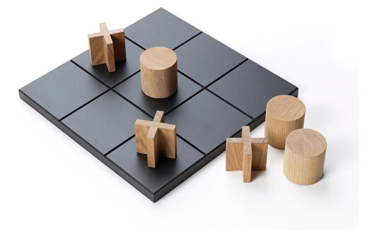 A2 Play spill sort-spillebrikker i hvitoljet eik A2 Play spill sort-spillebrikker i hvitoljet eik