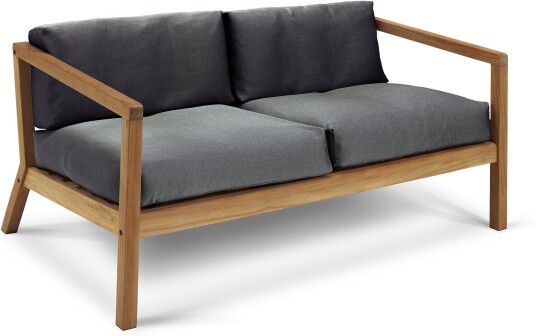 Fritz Hansen Virkelyst Sofa Teak Fossflakes Padding Outdoor Textile / Charcoal Utendørs Sofaer Says Who Fritz Hansen Virkelyst Sofa Teak Fossflakes Padding Outdoor Textile / Charcoal Utendørs Sofaer Says Who