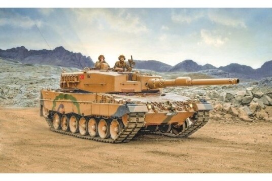 Italeri Leopard 2A4 1:35 Plastmodell for Modellbygging
