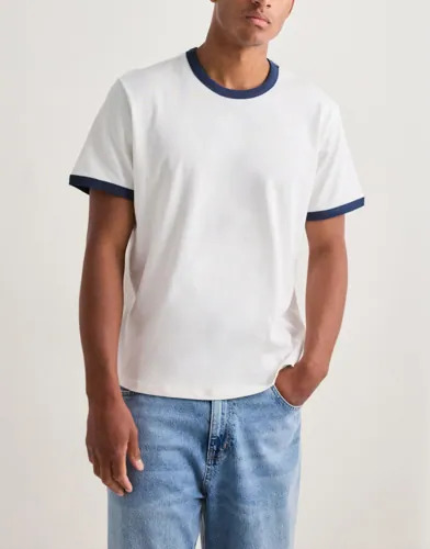 Que Sera Sera Randy Ringer Tee Kortermede t shirts Blå