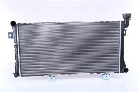 Radiator NISSENS 623556