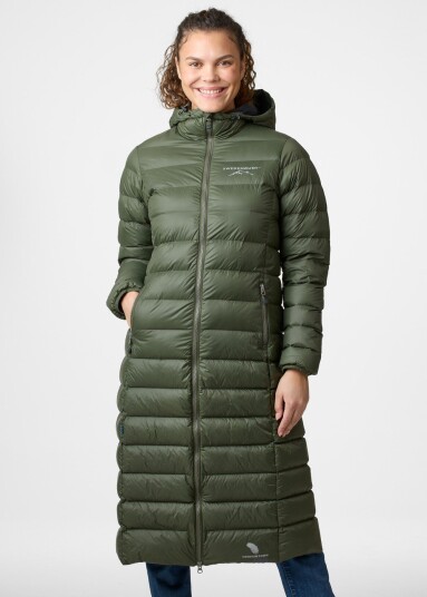 Swedemount Östersund Long Down Coat W Olive/Black 40 Vinterjakker Swedemount Östersund Long Down Coat W Olive/Black 40 Vinterjakker
