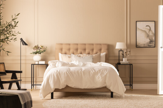 Dypheftet gavl Nayaka 140 Beige
