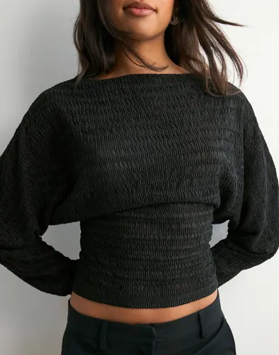 Nelly Svart Structure Sheer LS Top