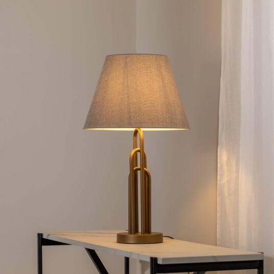 Bordlampe Lazar Avonni Aluminium / grå / sink Stue / spisestue Tekstil / stoff / silke Bordlampe Lazar Avonni Aluminium / grå / sink Stue / spisestue Tekstil / stoff / silke