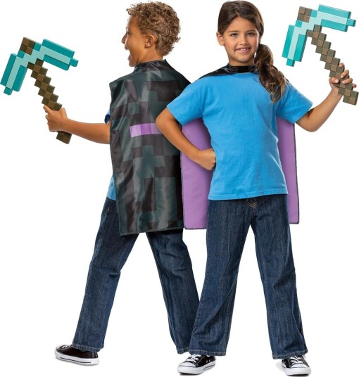 Jakks Minecraft - Pickaxe & Cape Set Jakks Minecraft - Pickaxe & Cape Set