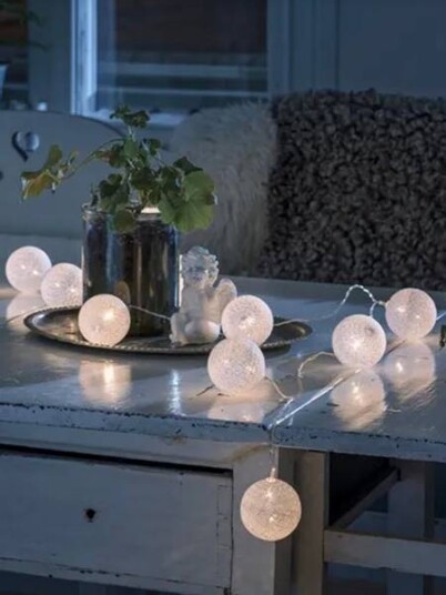 Trendcollection Slynge med hvite baller