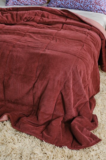 Jotex Ralf Sengeteppe Vinrød Bedspread Kjøp Enkeltseng hos Jotex Jotex Ralf Sengeteppe Vinrød Bedspread Kjøp Enkeltseng hos Jotex