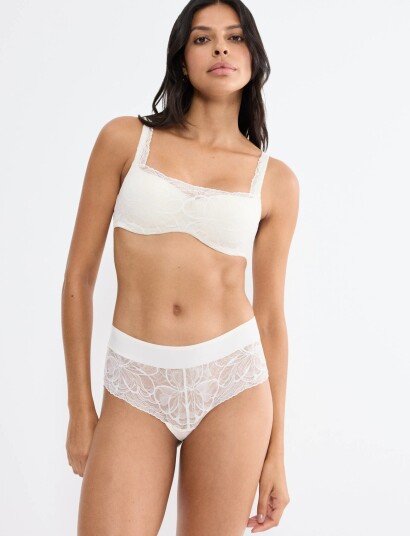 Triumph Body Make Up Illusion Lace Shorty White 46