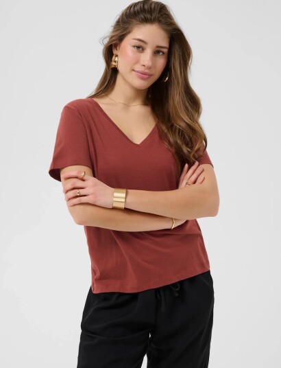 Cream Crnaia Deep V Neck T Shirt Burgundy XS