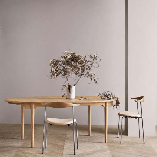 Carl Hansen & Søn CH88P Såpet Eik Loke 7050 / Rustfritt stål